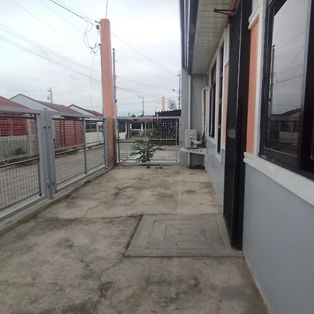 2 Bedroom House At Deca Homes Talomo Davao City Buitenkant foto